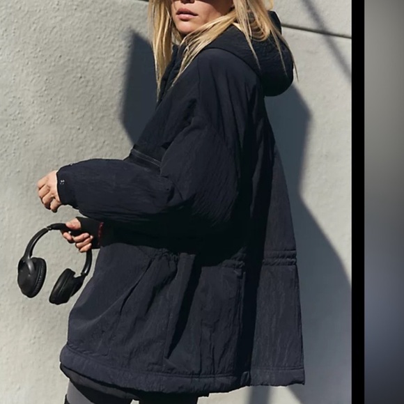 FP Movement XS/S Jacket Oversized Billie Boxy Lightweight Insulated hooded black - Picture 1 of 12
